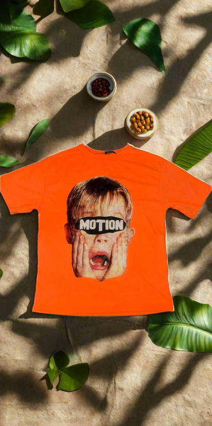 Home alone Motion Tee